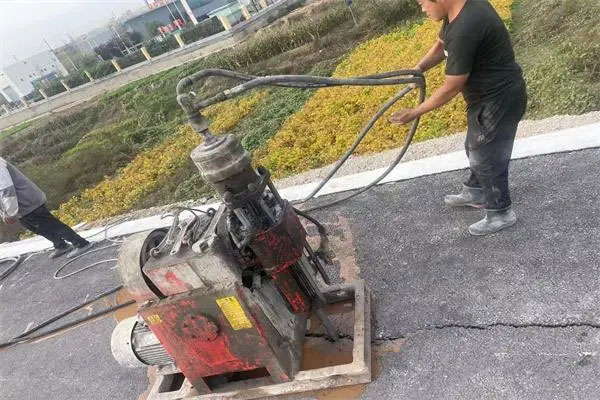 荥阳马路面下沉注浆加固
